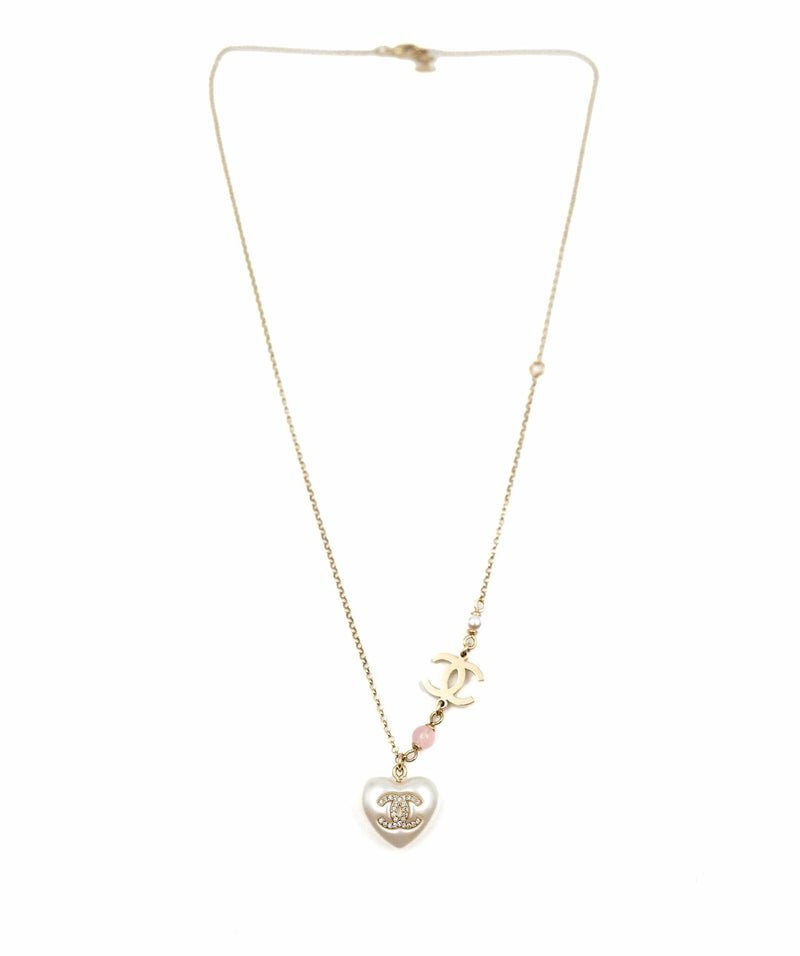 Chanel Crystal CC Pearl Heart Pendant Necklace Gold Tone 21B – Coco  Approved Studio