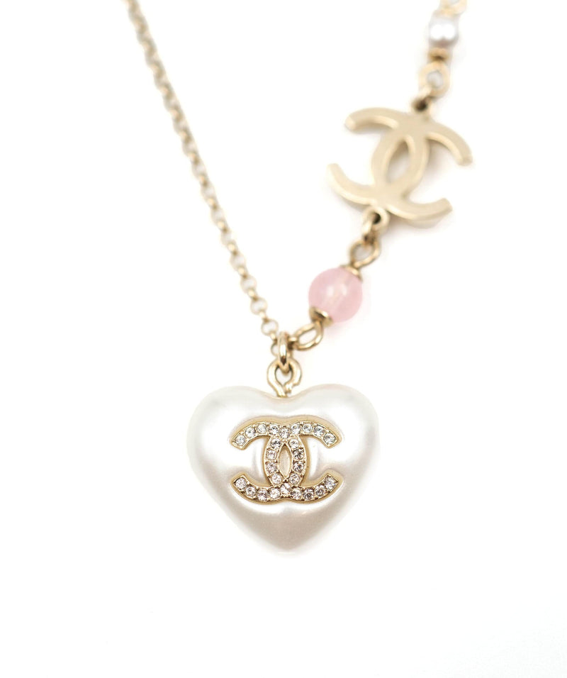 Chanel 21B Heart pendant and CC logo Adjustable Necklace Full Set ASL2 –  LuxuryPromise