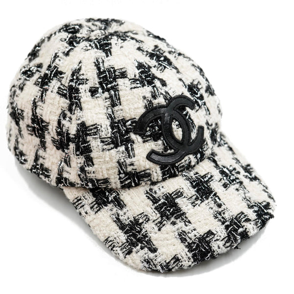 Chanel B/W tweed cap with CC logo, Size S, full set - AEC1066 –  LuxuryPromise