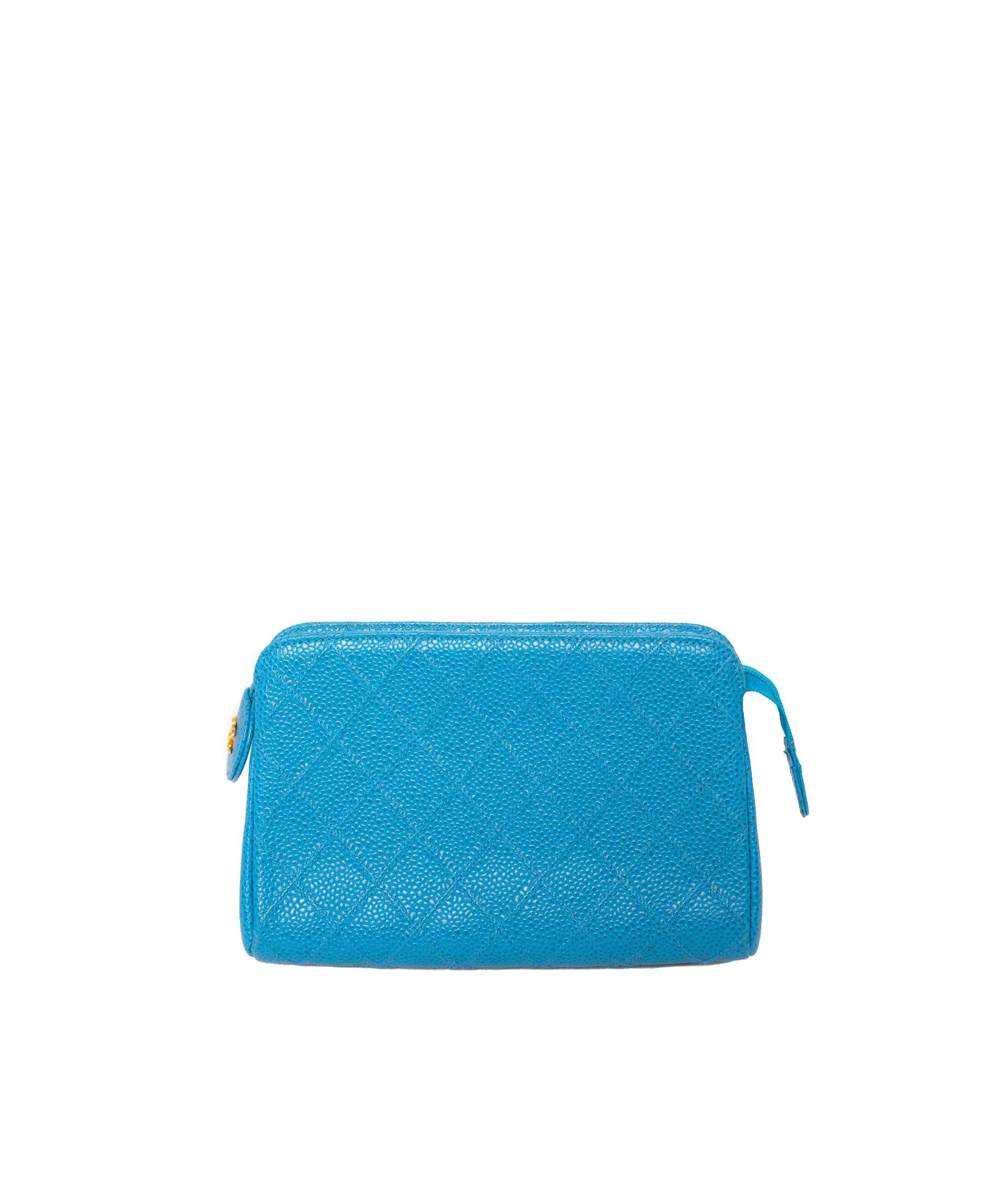 Chanel Chanel blue caviarskin makeup pouch - AWL1173