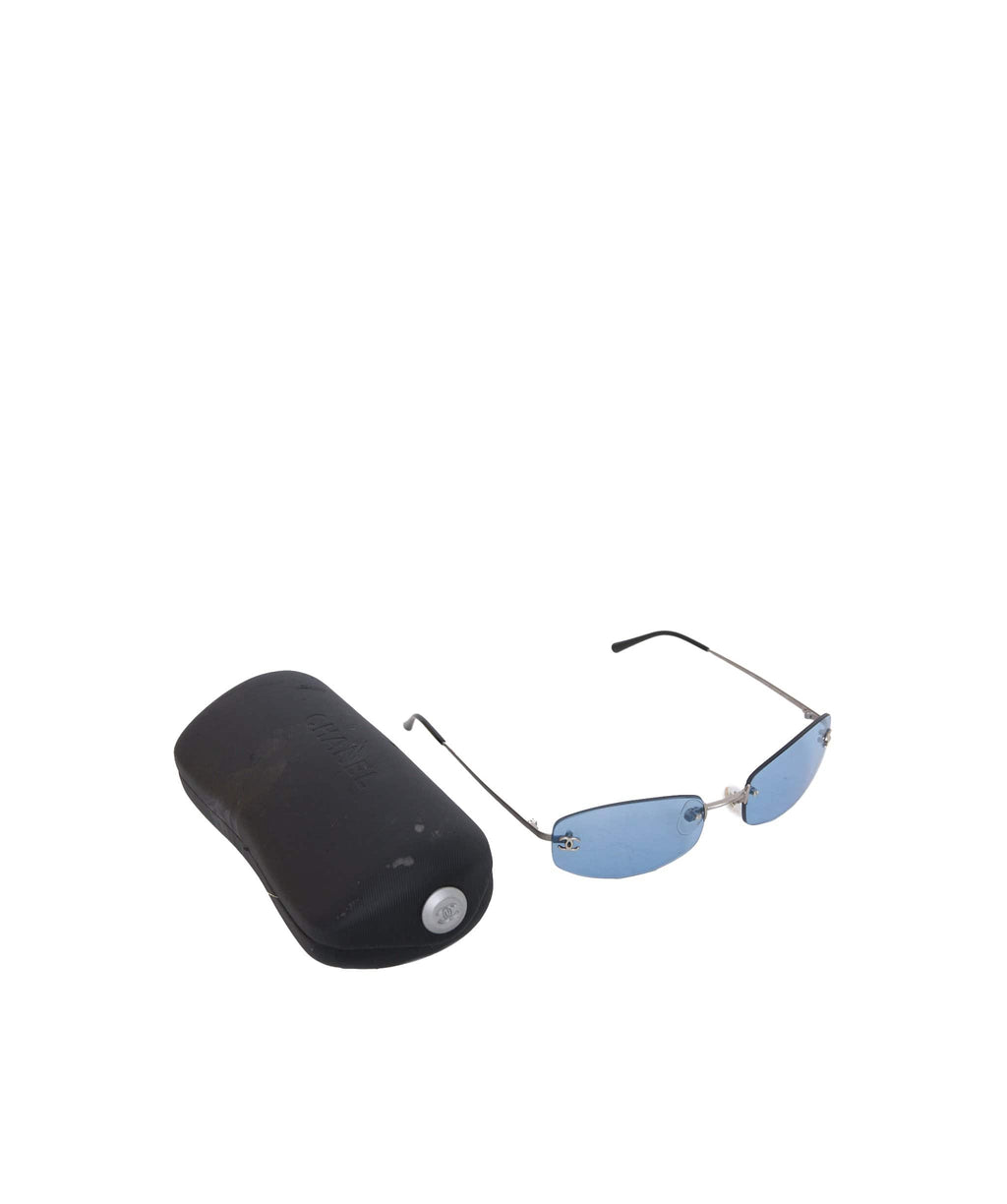 Sunglasses Chanel Blue in Plastic - 33041371