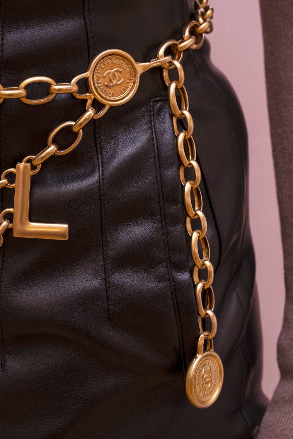 Chanel Chanel C-H-A-N-E-L Charms Gilt Chain Belt Necklace - ASL2231