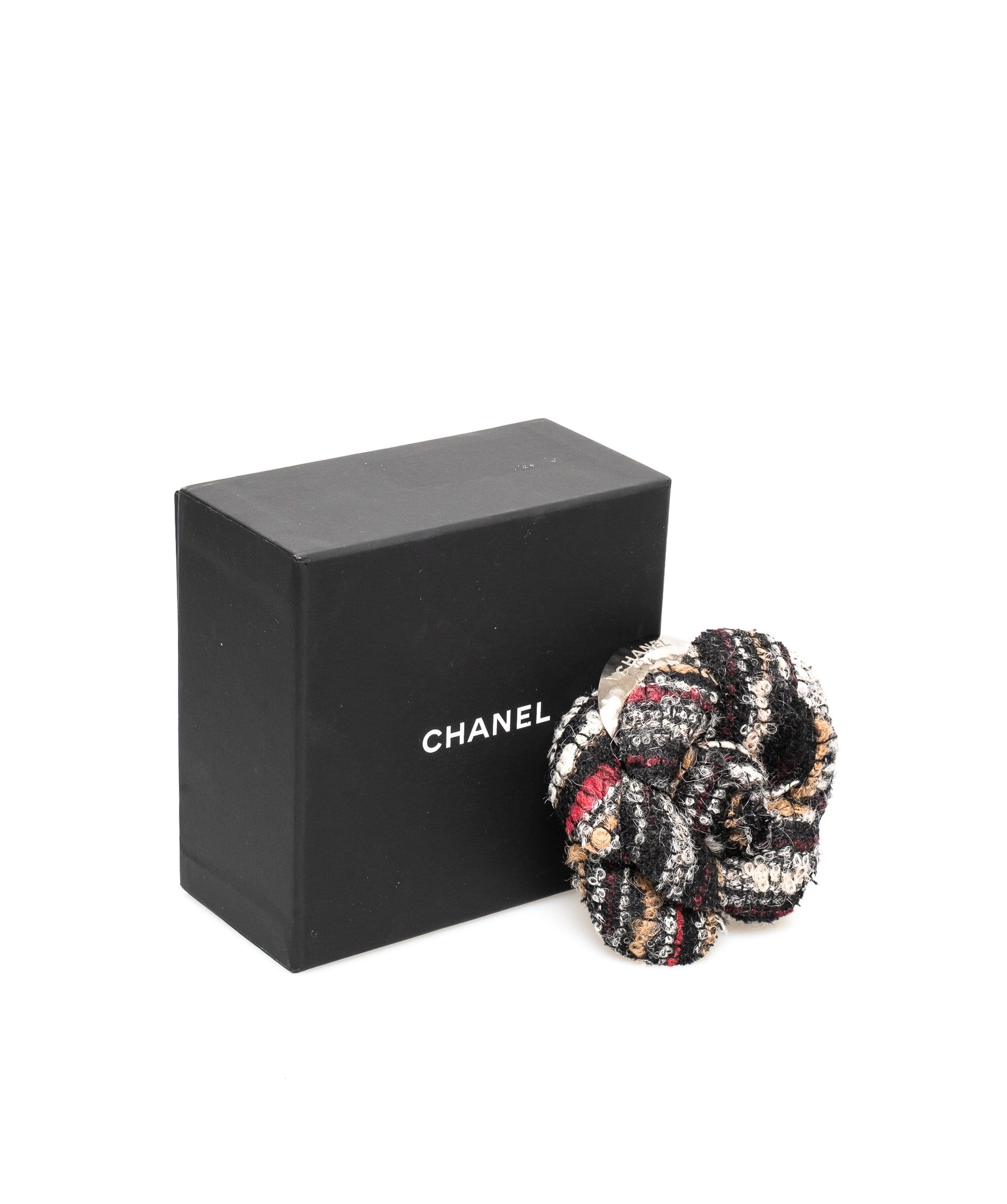 Chanel Chanel Camelia silk brooch MW1824