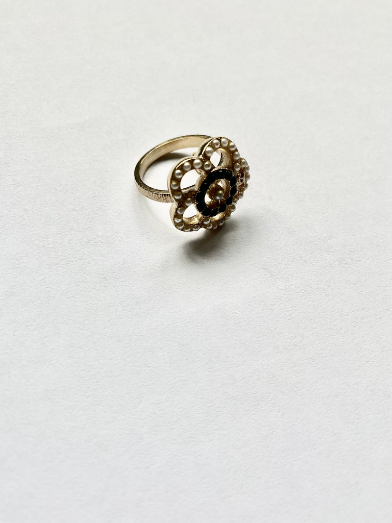 Chanel Chanel camellia pearl and gold ring - AWL4190