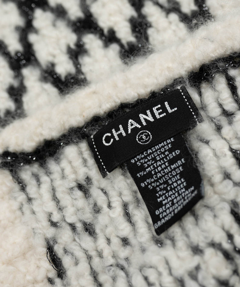 Chanel Cashmere Scarf White & Black ASL4684 – LuxuryPromise