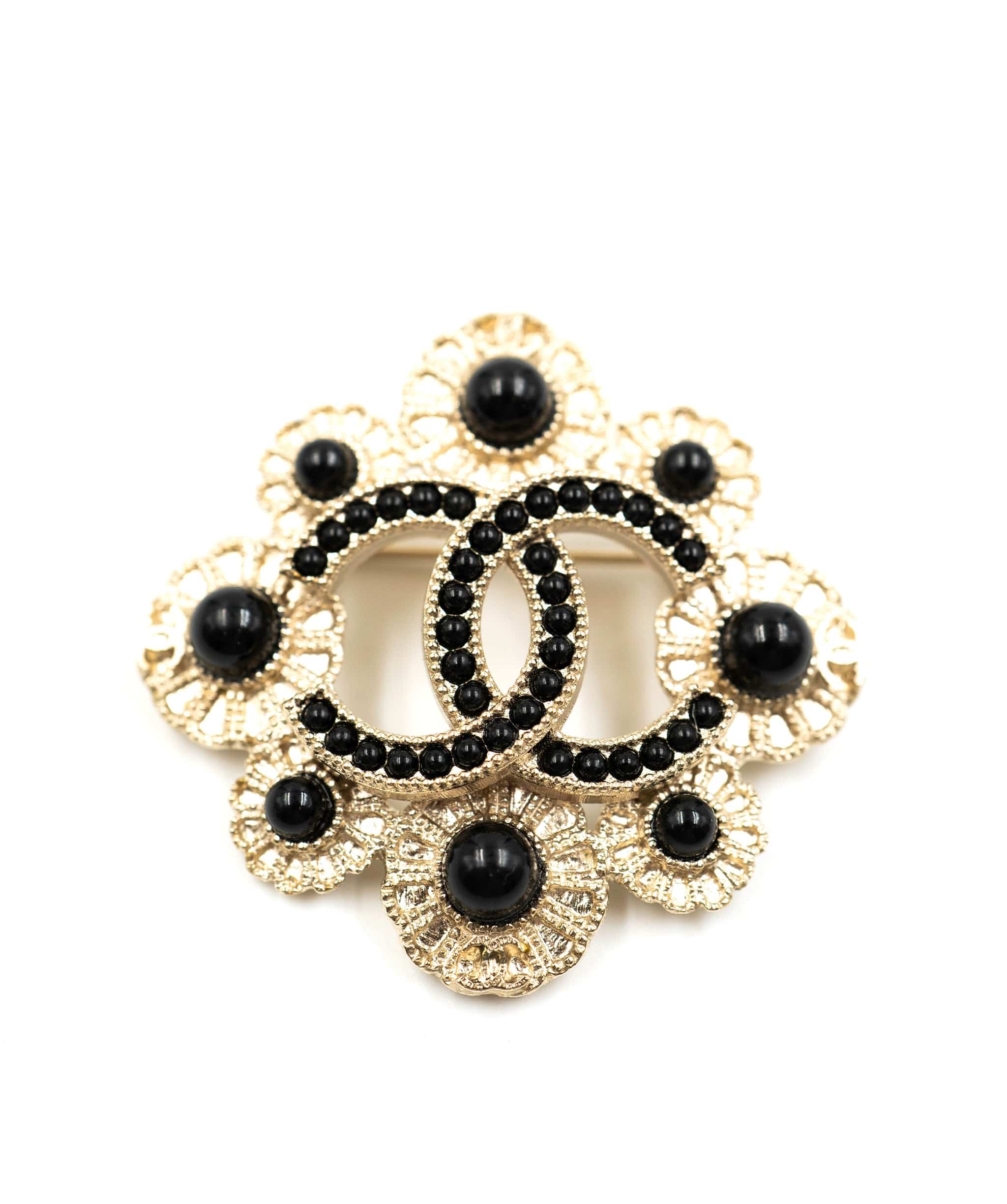 Chanel Chanel CC brooch with black stones - AWL3814