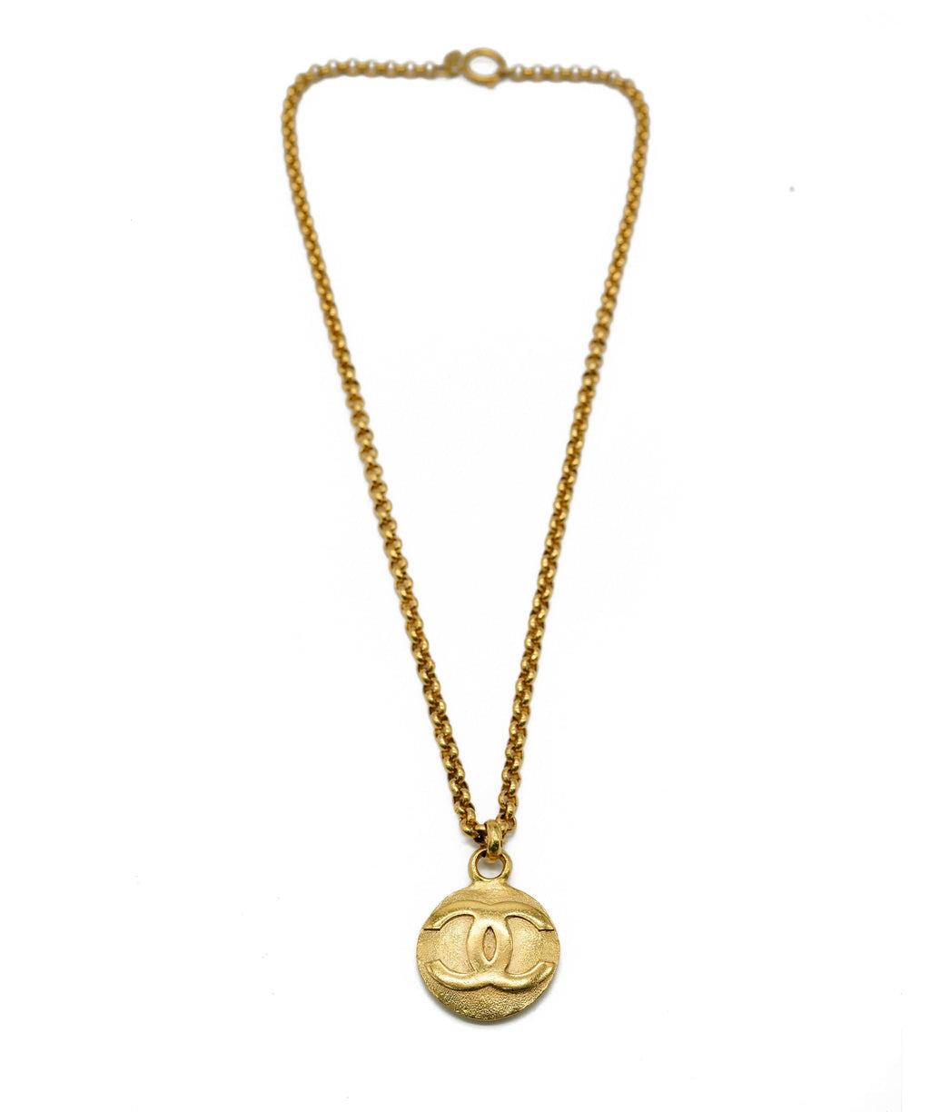 Chanel on sale necklace circle