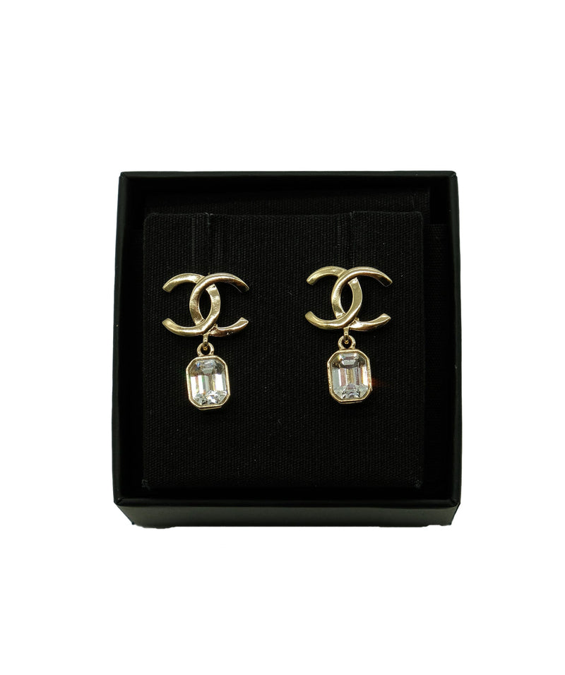 Chanel CC Crystal Drop Earrings REC1227 – LuxuryPromise
