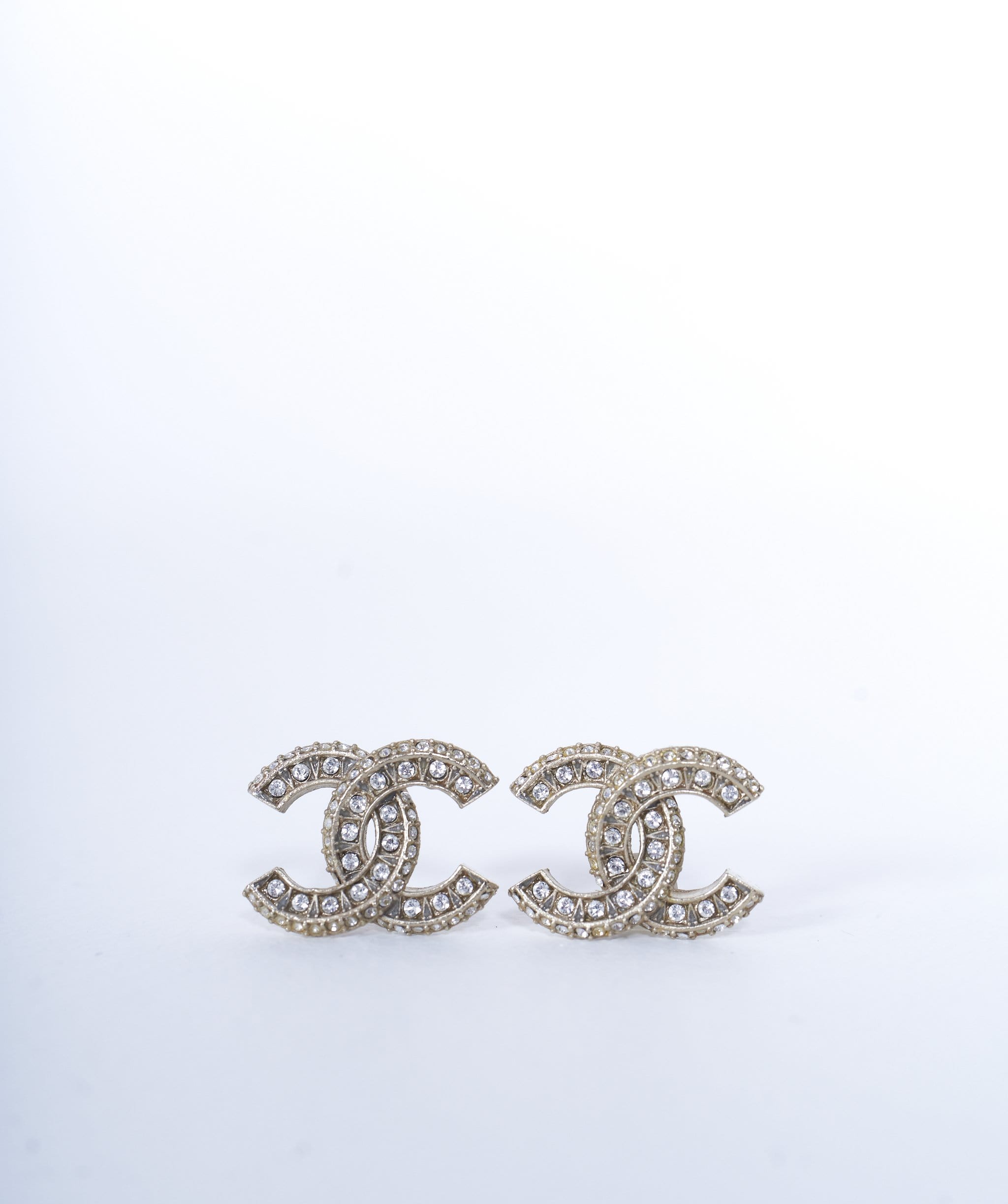 Chanel - Double CC Stud Earrings w/ Drop Pearl – Current Boutique