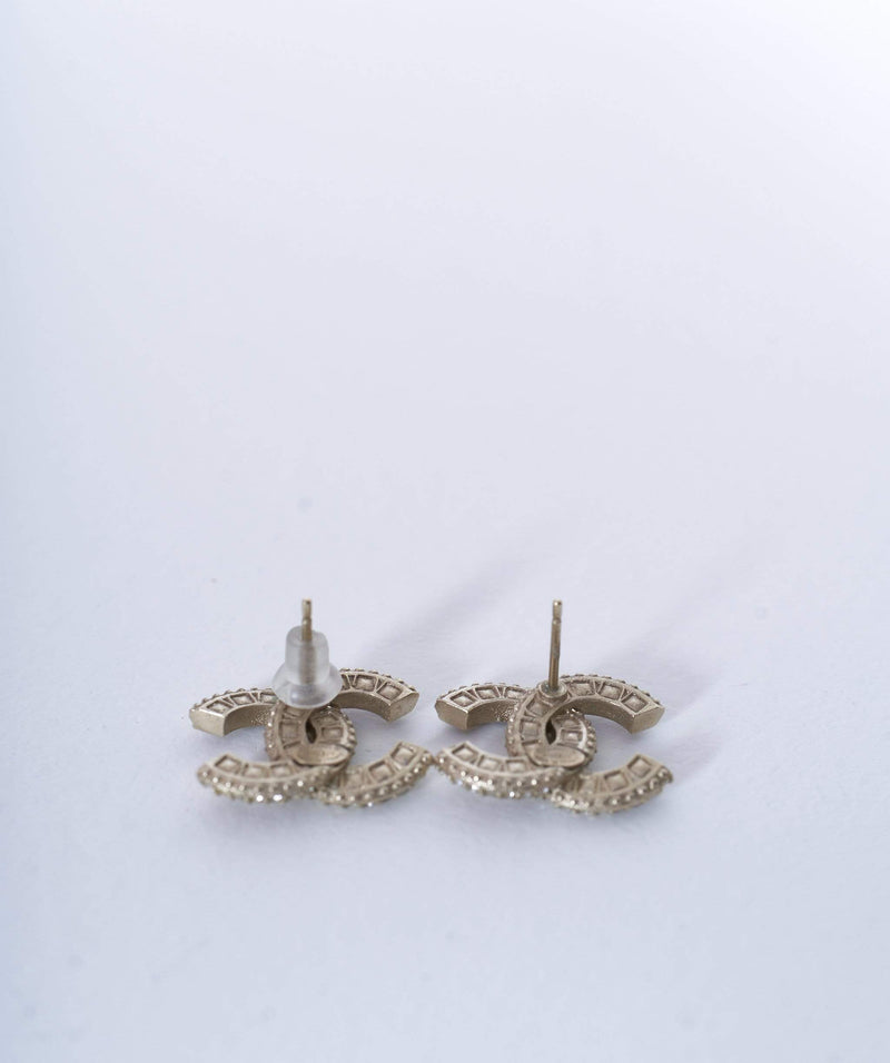 Chanel Earrings CC Logo light Gold drop Pearl 05A 192 – art Japan Export