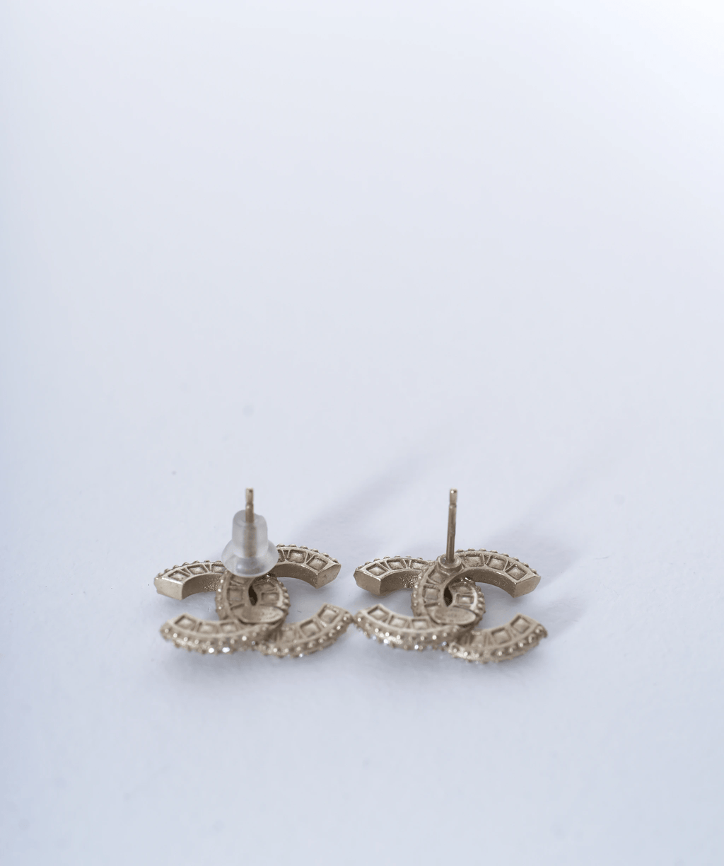 Chanel CC Diamante Stud Earrings – LuxuryPromise