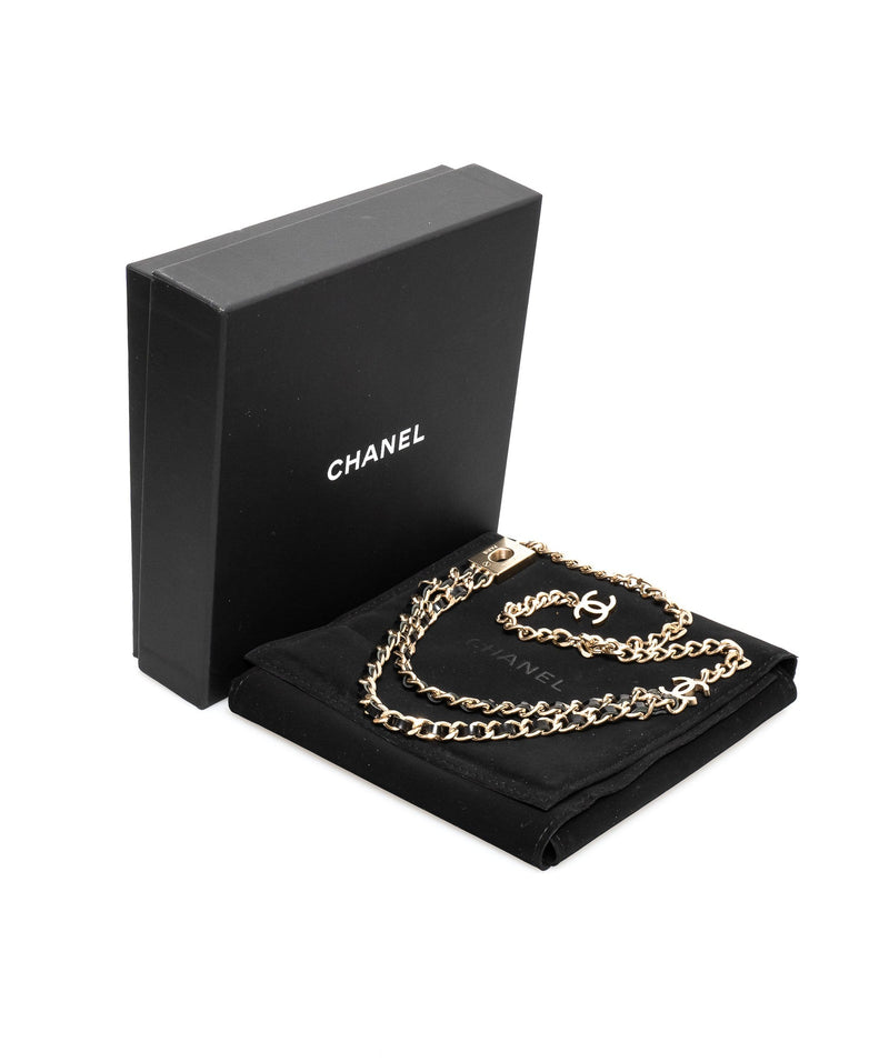 Chanel Chanel CC Logo Back Plate Necklace - AWL1319