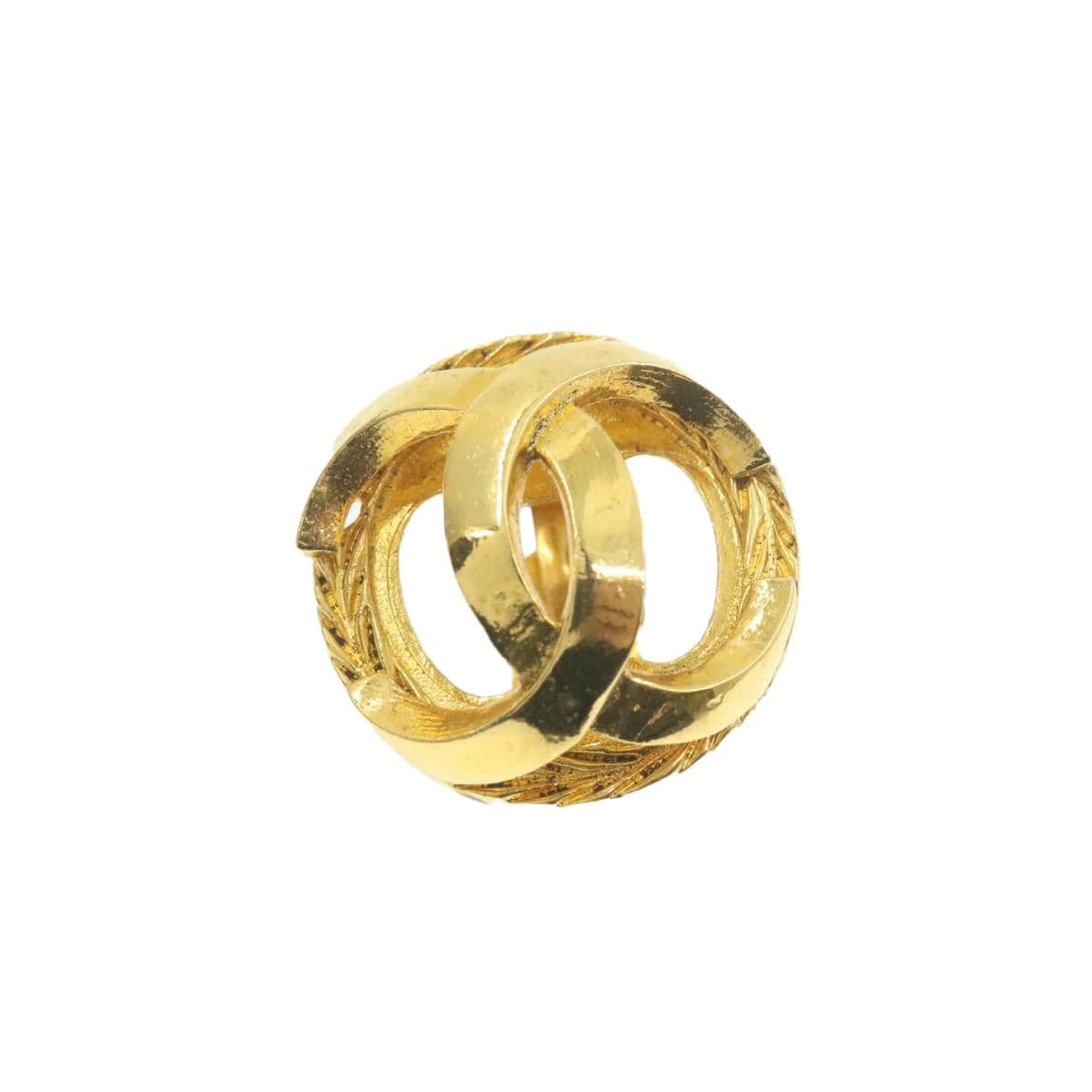 Chanel CHANEL CC Logo Clip on Earring Gold Tone Auth br212