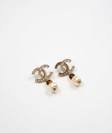Chanel Chanel CC logo drop studs with amber and white beads - AEC1054