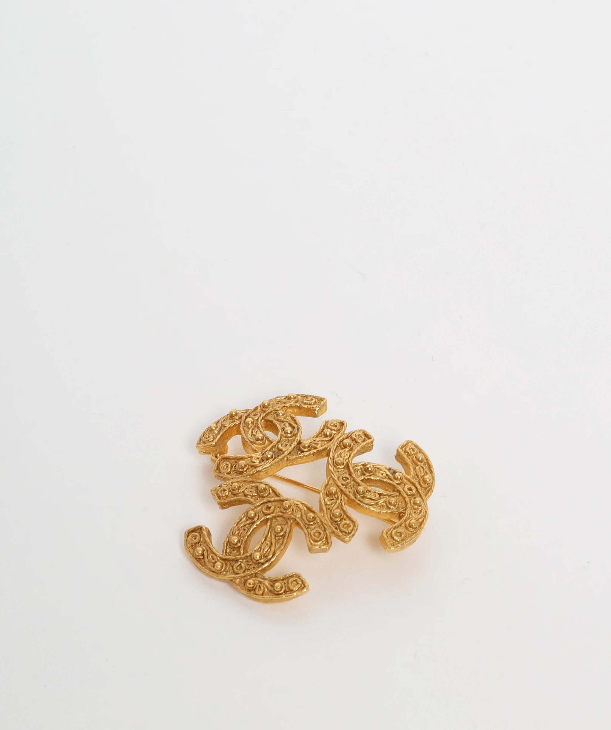 Chanel CHANEL CC Logos Brooch Gold Tone Auth sa936