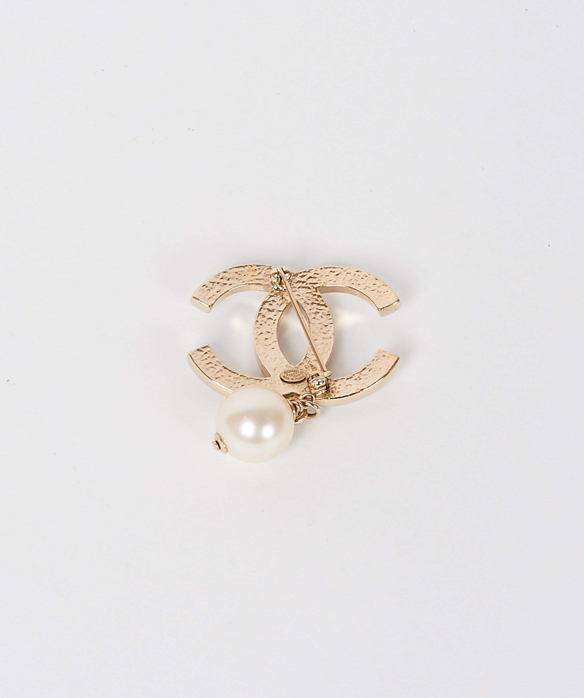 Chanel Chanel CC Pearl Brooch Gold