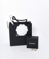 Chanel Chanel CC pearl earrings