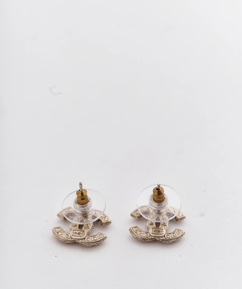Chanel Chanel CC pearl earrings