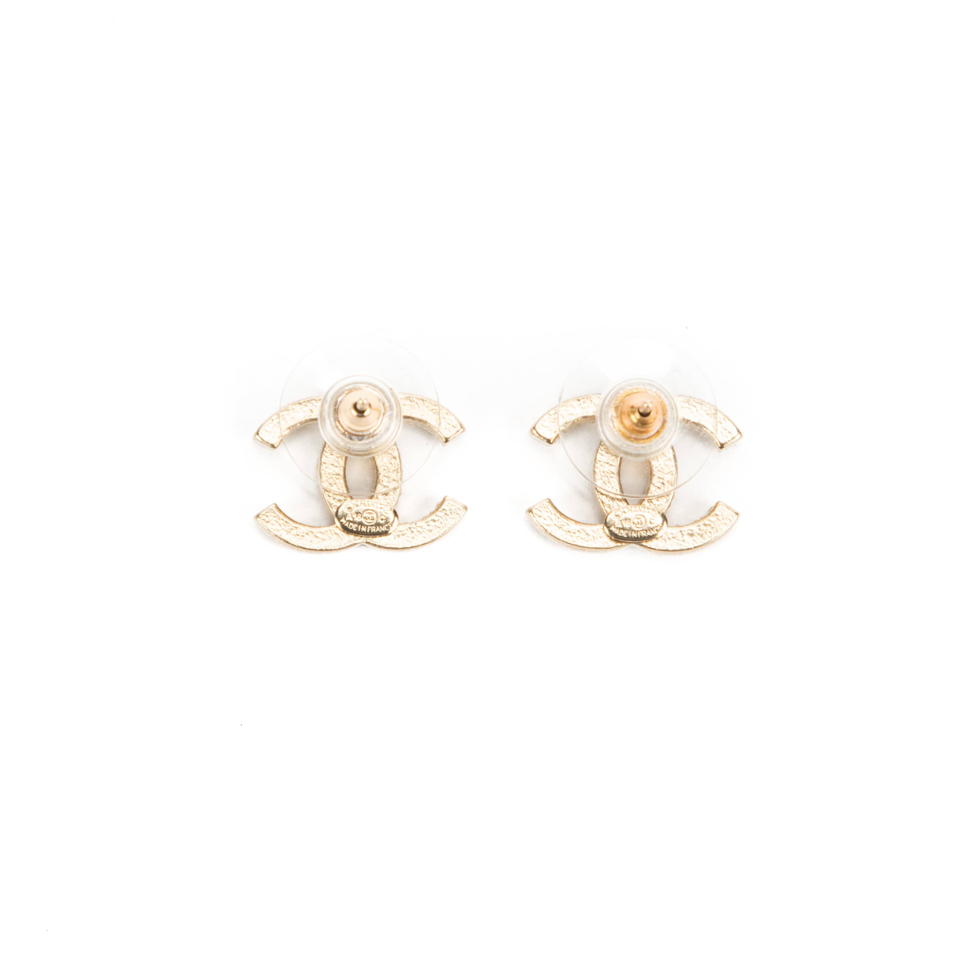 Chanel Chanel CC Pearl Earrings - AWL1268
