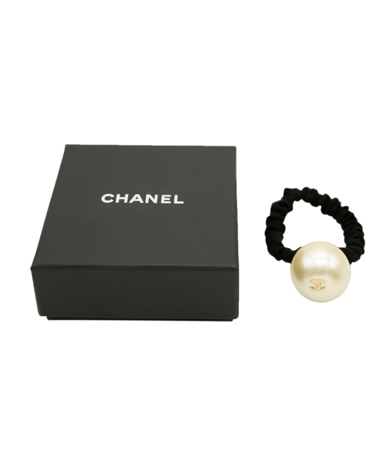 Chanel CC Pearl Hair Tie - AWC2087