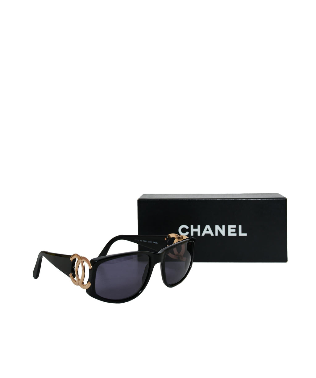 Chanel CC White Visor Sunglasses - AGL1597 – LuxuryPromise