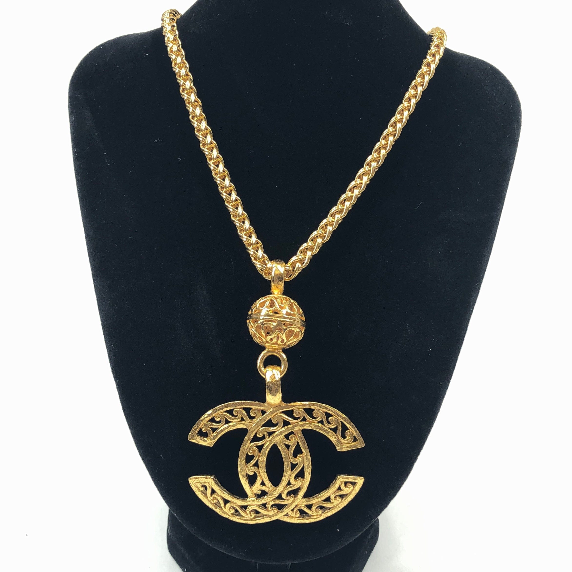 Chanel Chanel CC Vintage Necklace 4275821