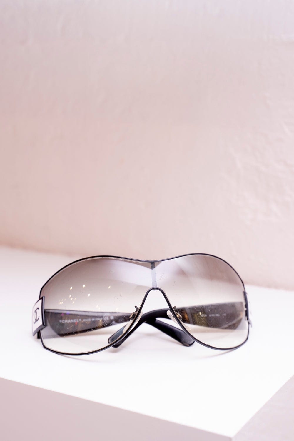 Chanel CC White Visor Sunglasses - AGL1597