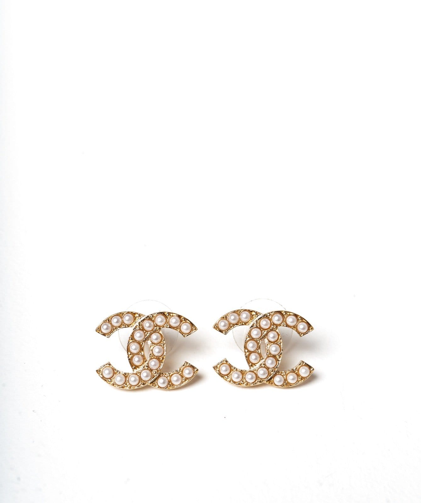 Chanel Chanel CC yellow gold and pearl earrings