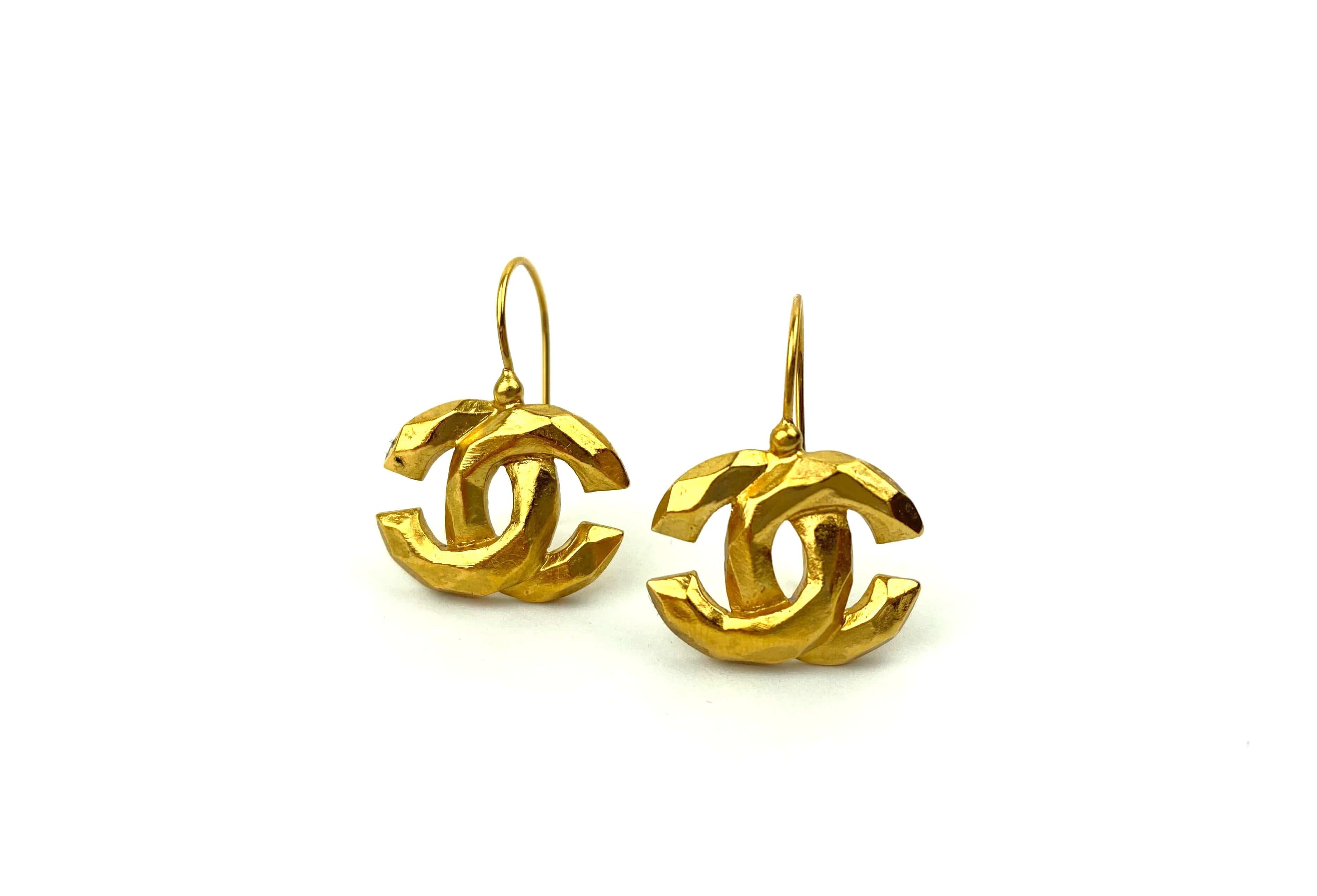 Chanel Chanel Coco Gold Earrings ASL2686