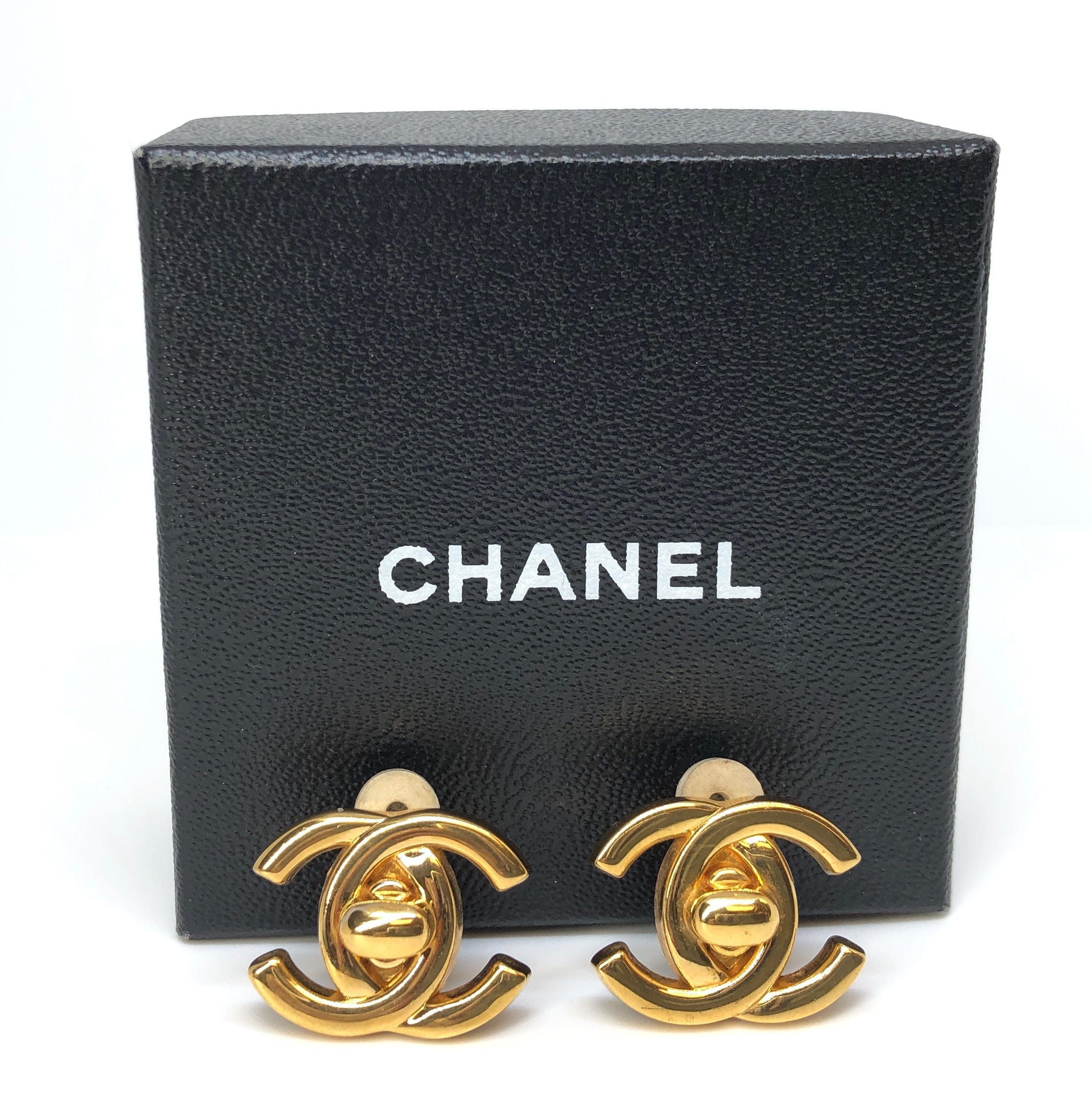 Chanel Chanel Coco Mark Turnlock 96p Earrings PXL1292