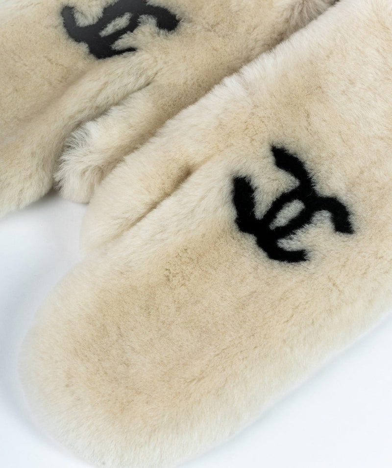 Chanel Chanel Cream Fur Gloves