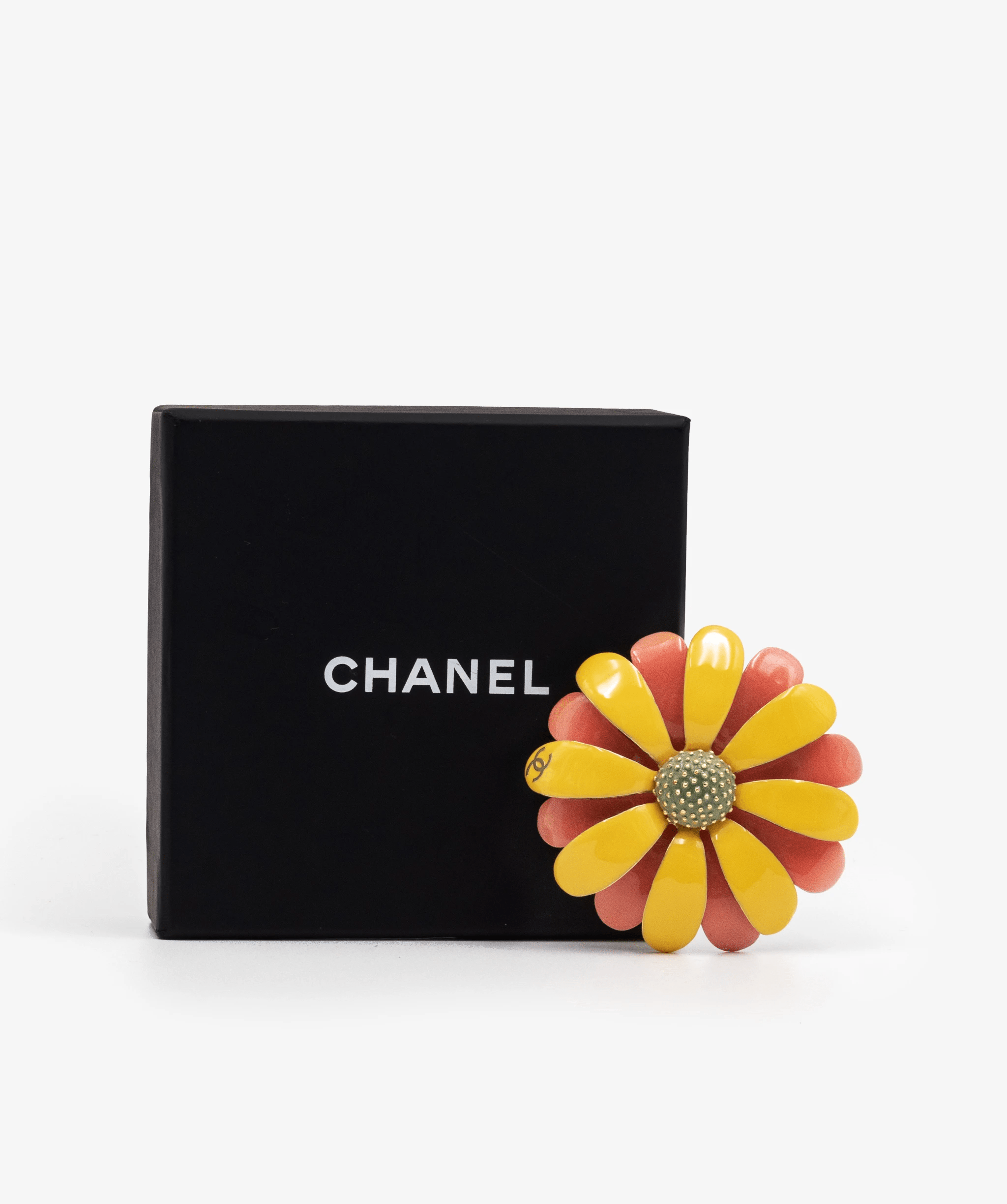 Chanel Chanel Enamel Daisy Brooch