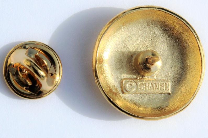Chanel Chanel engraved CC gold button pin