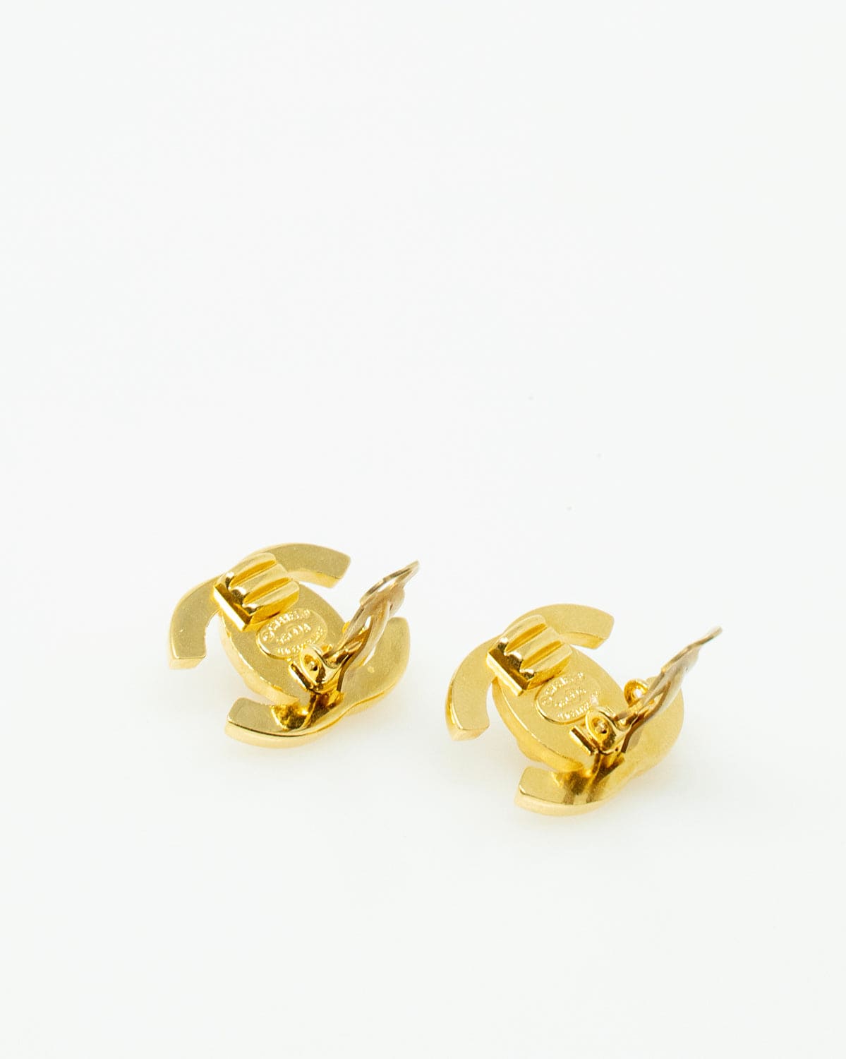 Chanel Chanel Gold Small CC turnstile earrings - AWL3084