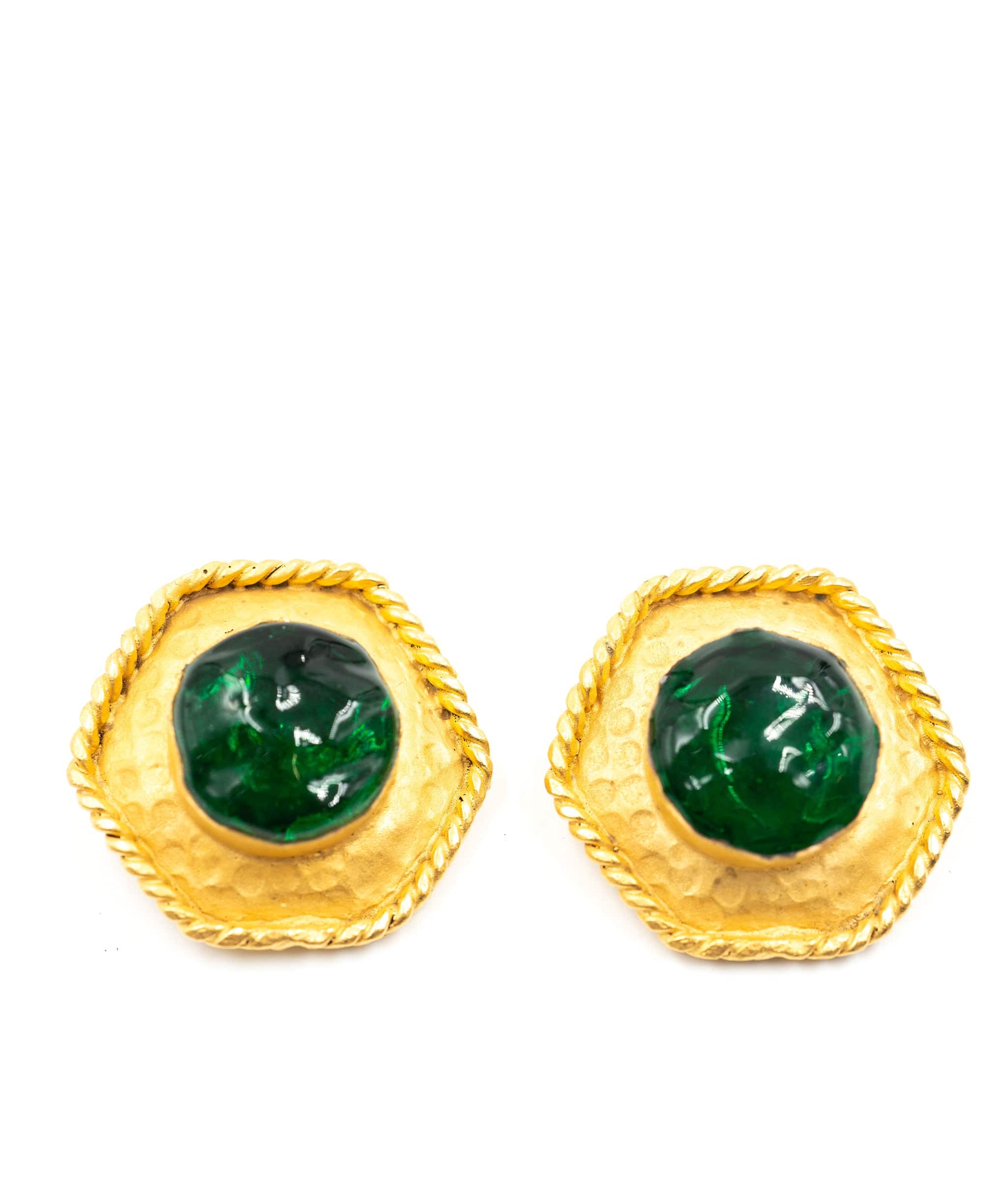 Chanel Chanel Green Gripoix Clip-on Earrings ASL4052