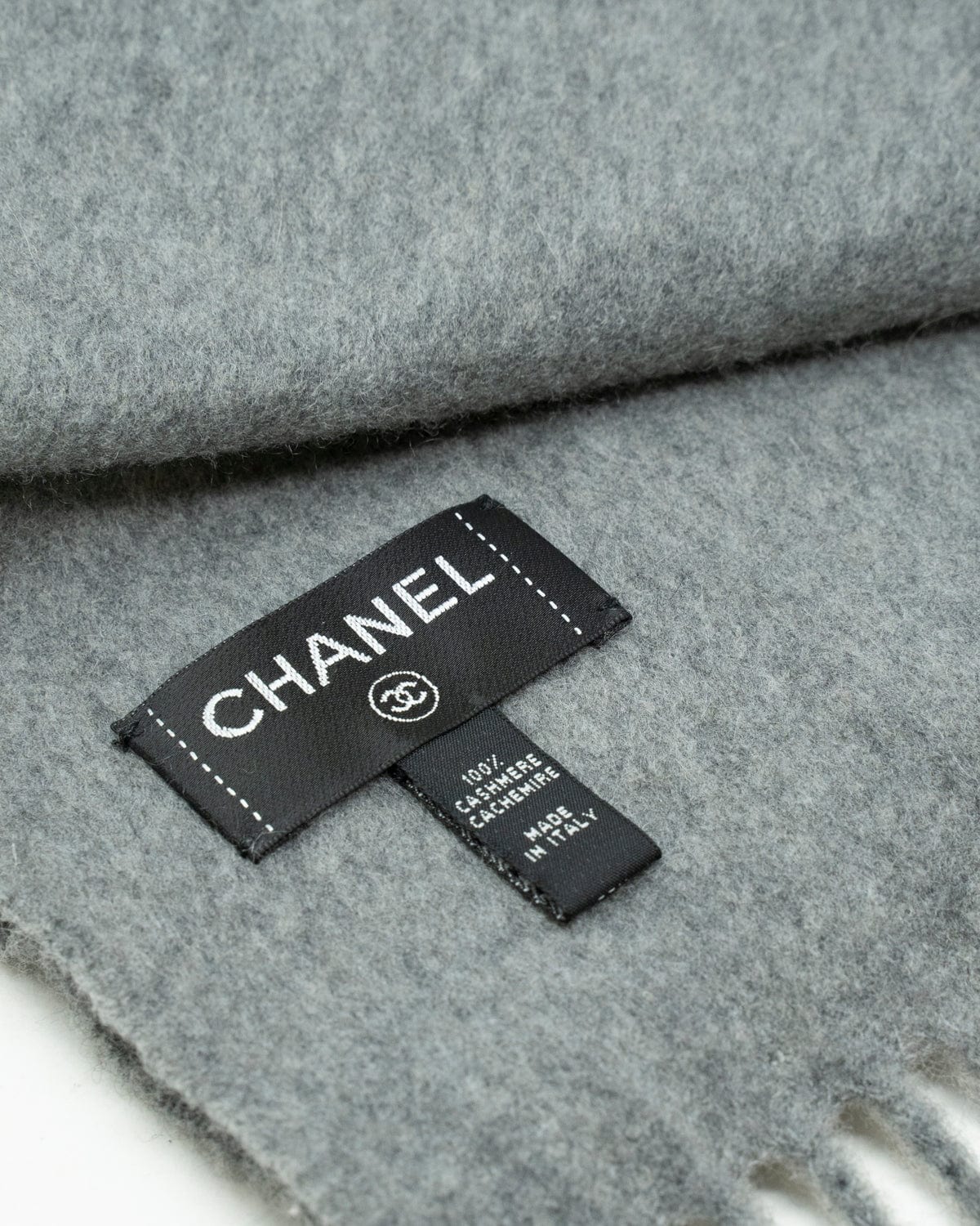 Chanel Chanel Grey Cashmere CC Chain Detail Scarf - AGL1866