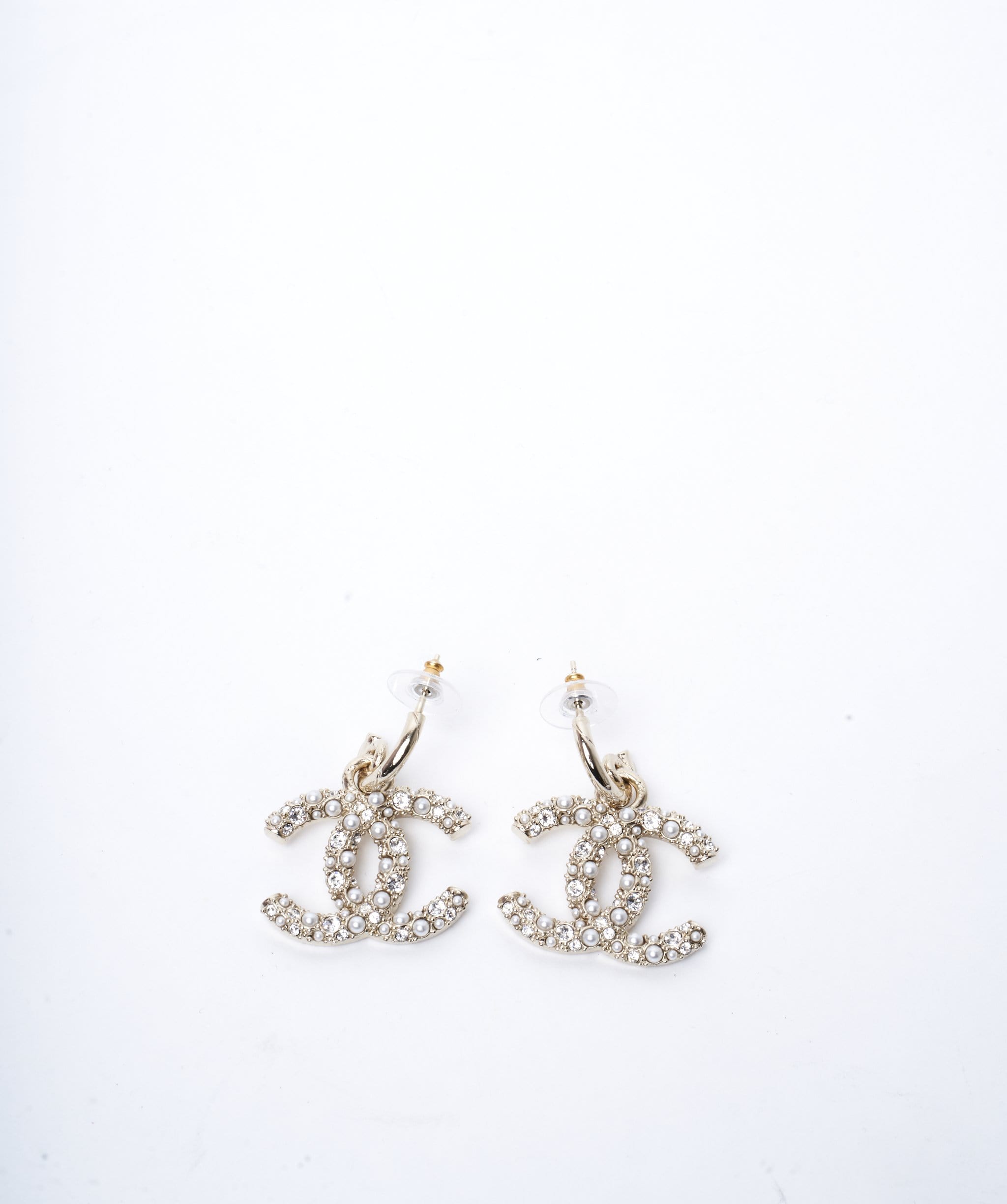Vintage Chanel CC Logo Gold Pink White Pearl Hoop Drop Dangle Earrings –  THE-ECHELON
