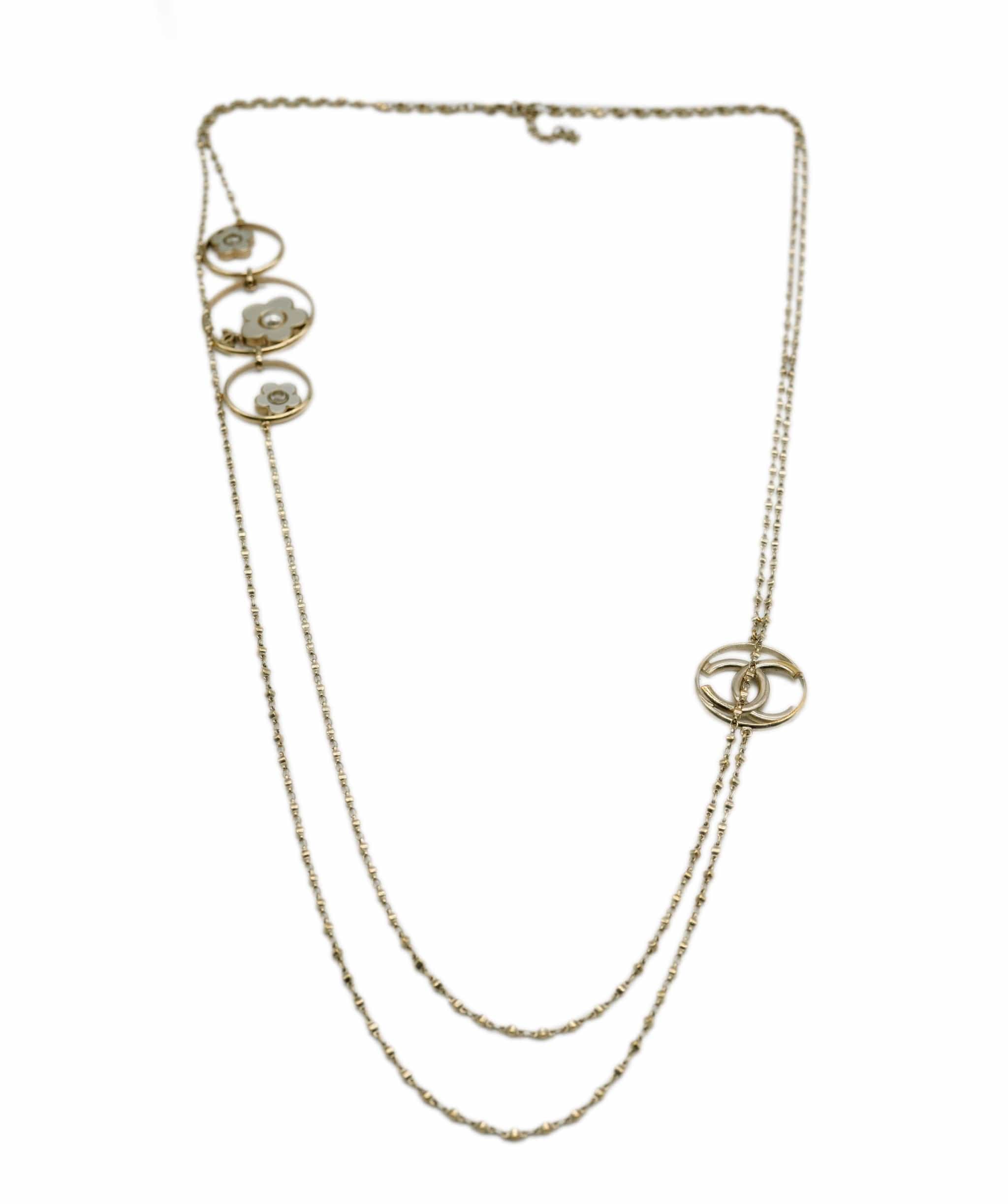 Chanel Chanel long daisy necklace, with dust case - AEC1057