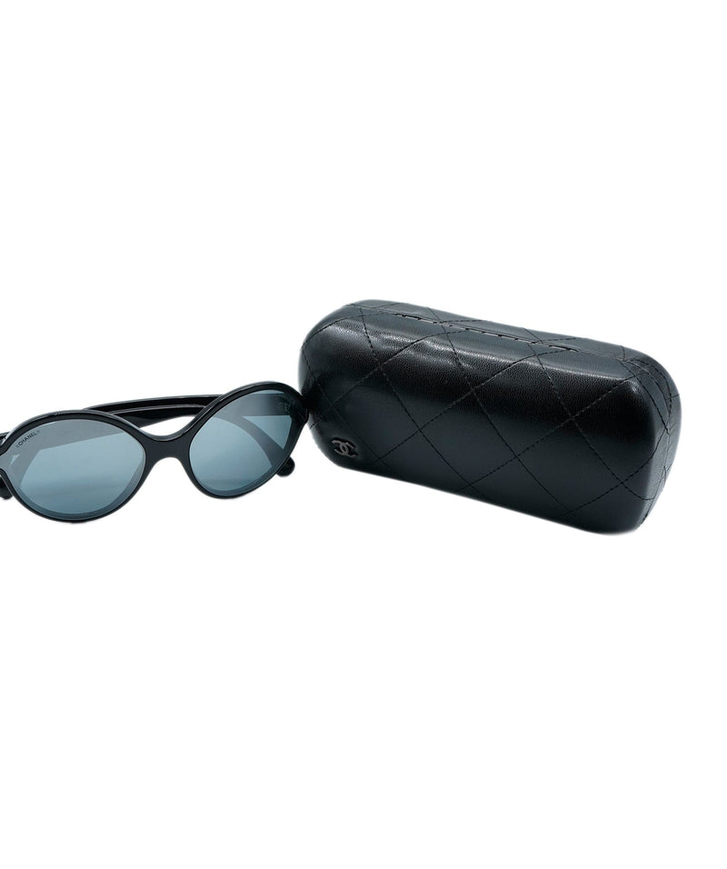 Chanel hotsell mirrored sunglasses