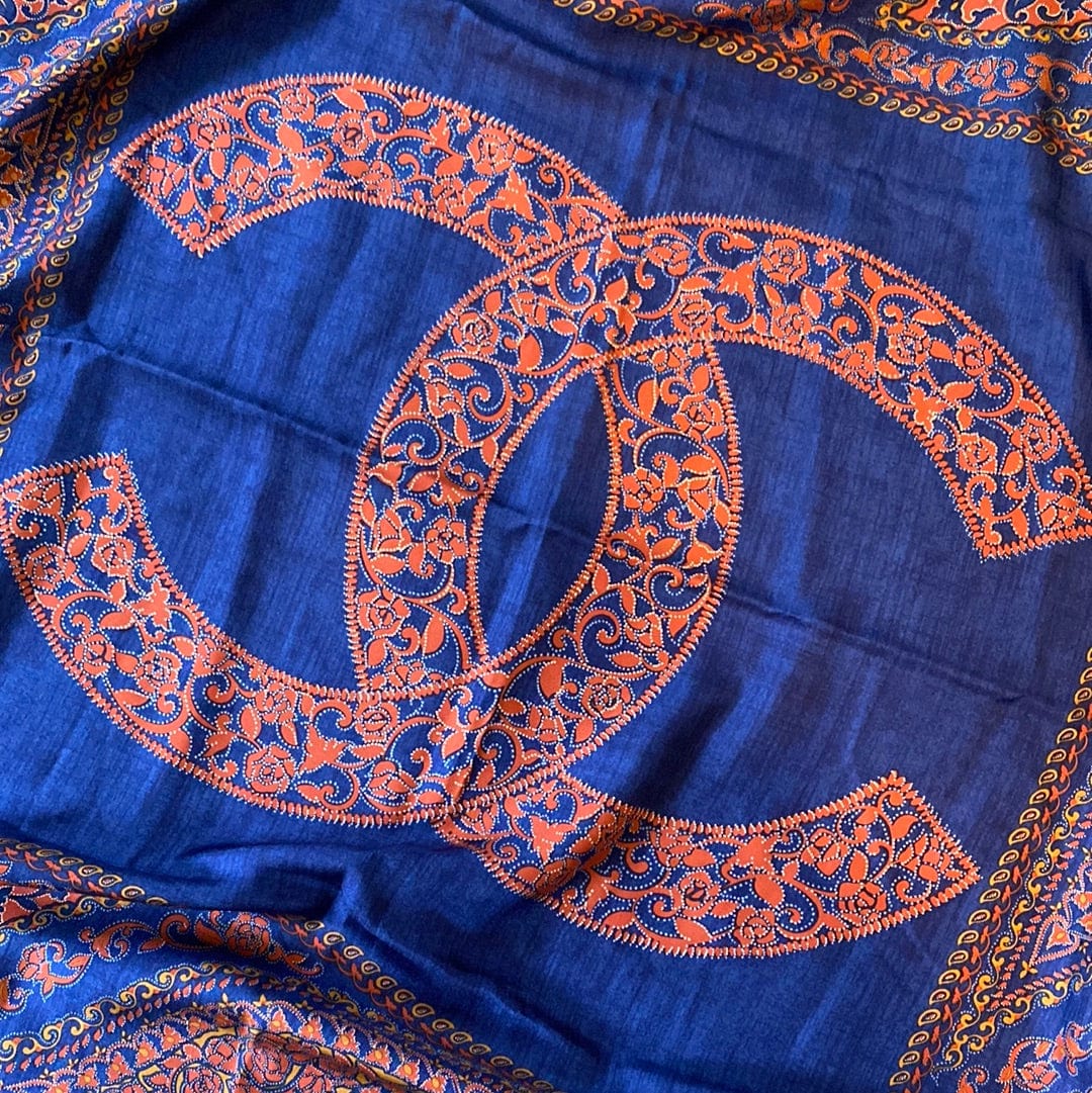 Chanel Chanel navy and orange silk scarf with central CC logo AEL1090