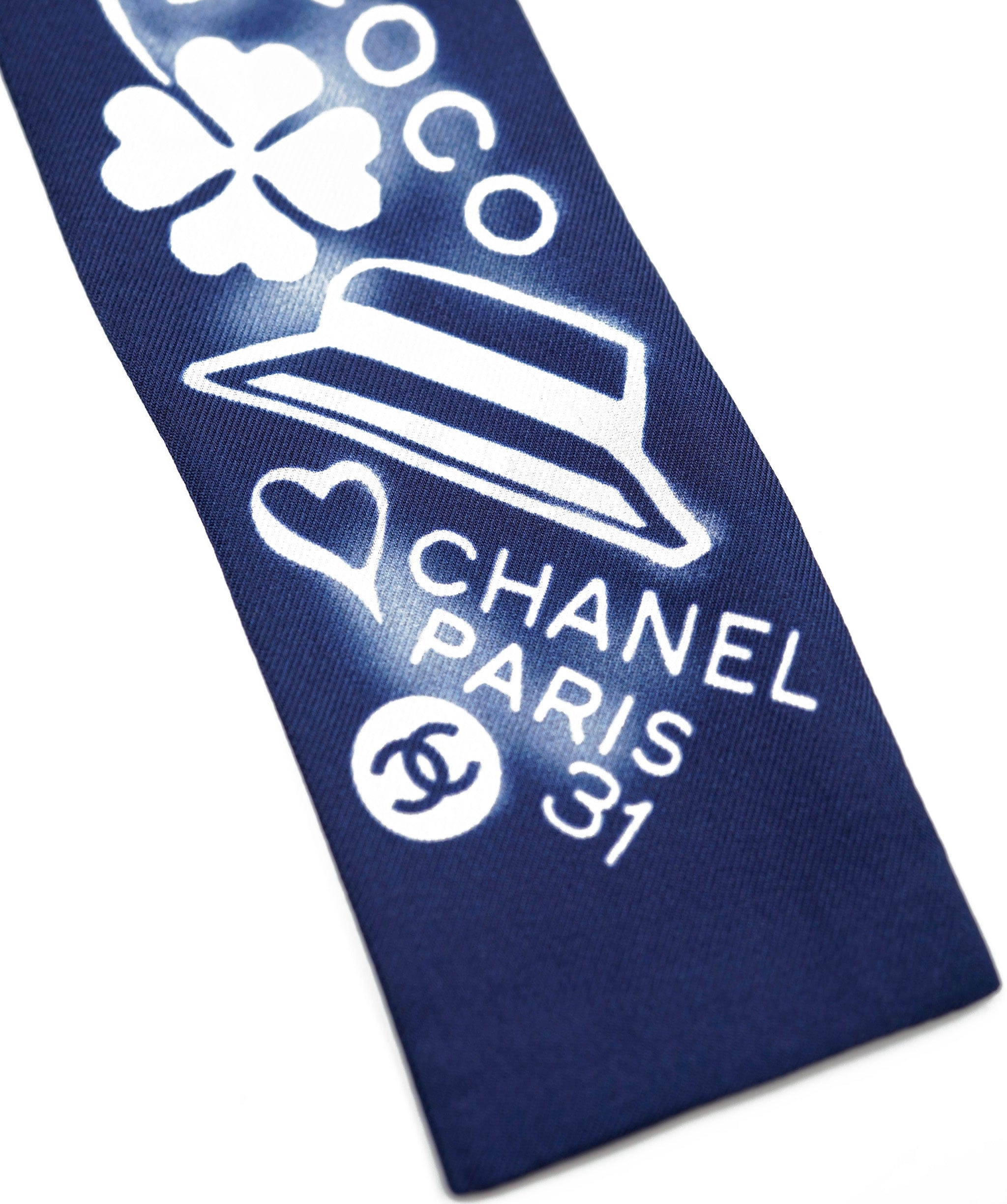 Chanel Chanel navy silk twilly AJL0072