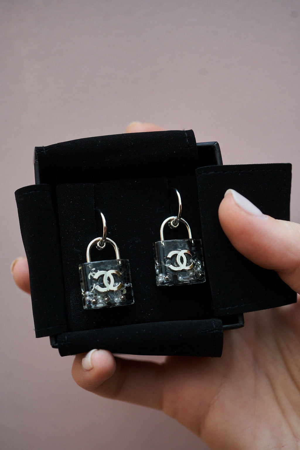 Chanel padlock outlet earrings