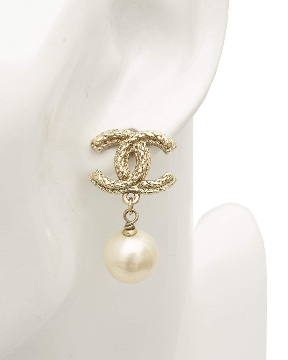 Chanel Chanel Pearl Drop CC Earrings - AWL2060