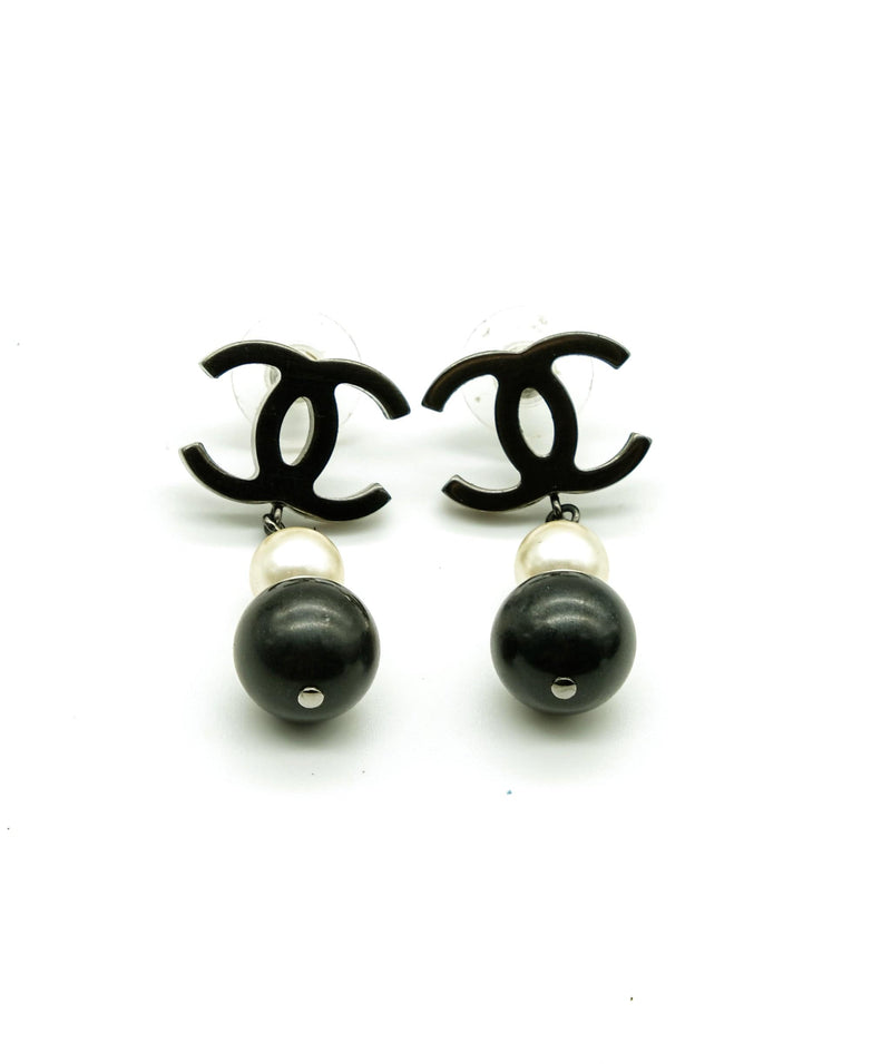 Chanel Chanel Pearl Drop Stud Earrings RJC1574