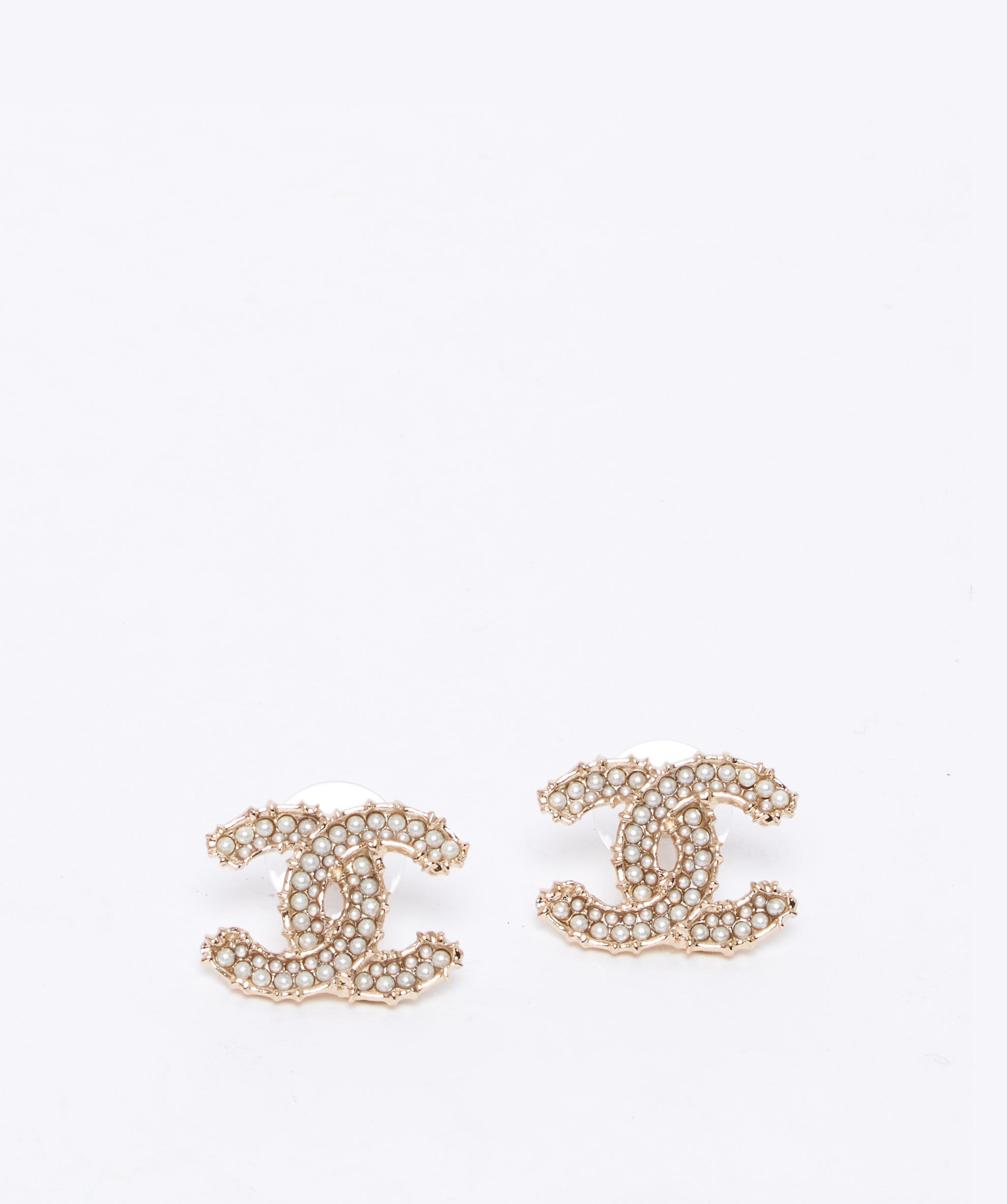 Chanel pearl encrusted large CC stud earrings – LuxuryPromise