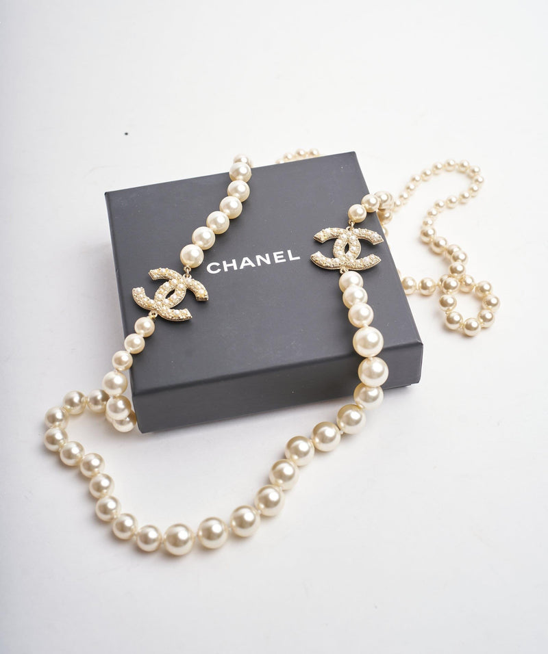 chanel classic pearl necklace
