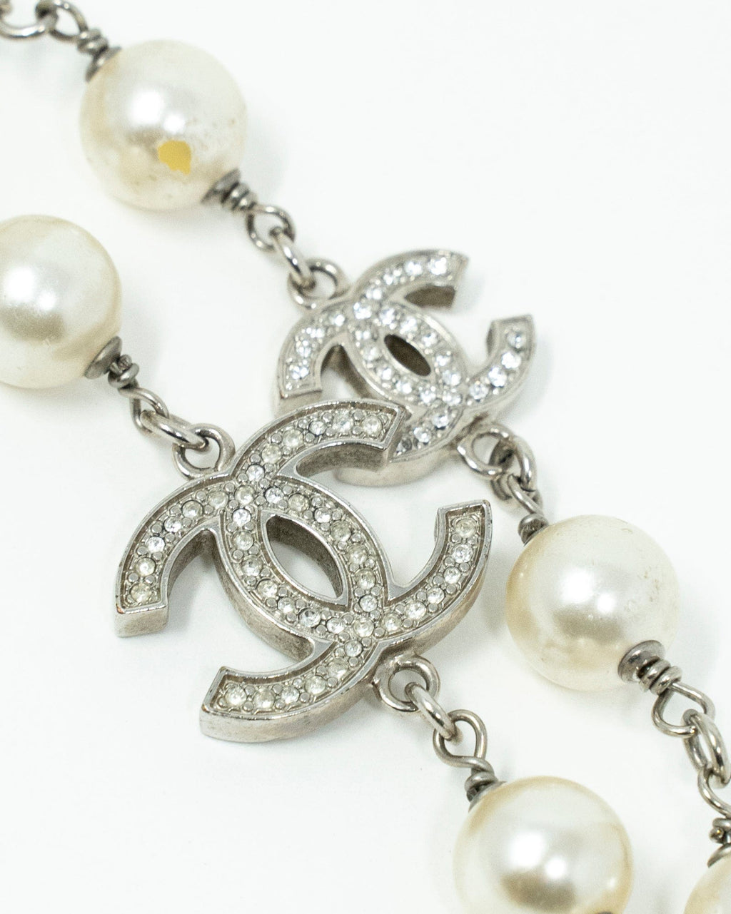 Chanel pearl necklace with CC logos - AEL1027 – LuxuryPromise