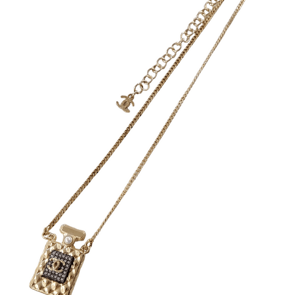 Chanel heart on sale necklace 2020