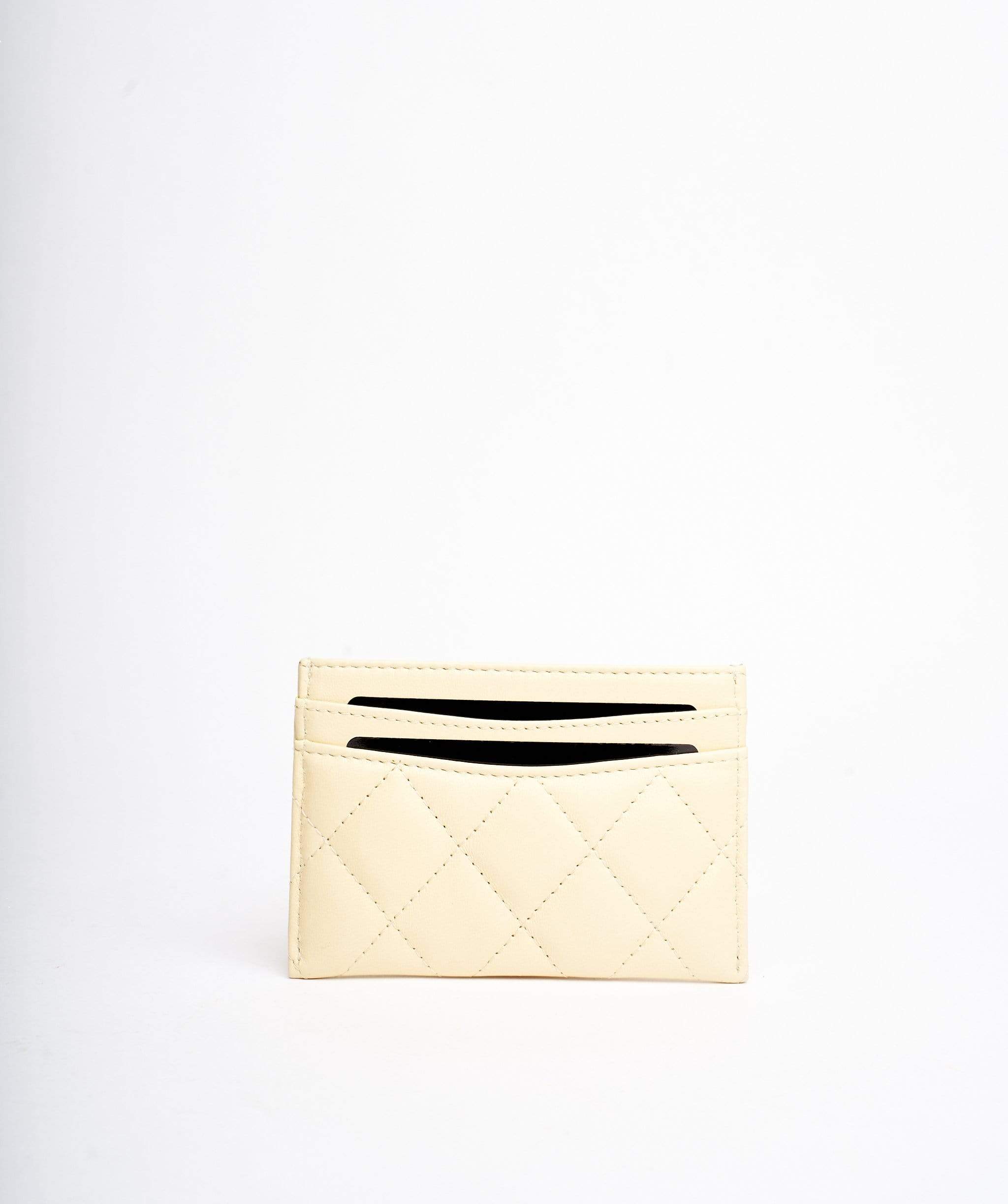 Chanel Chanel quilted card holder in cream