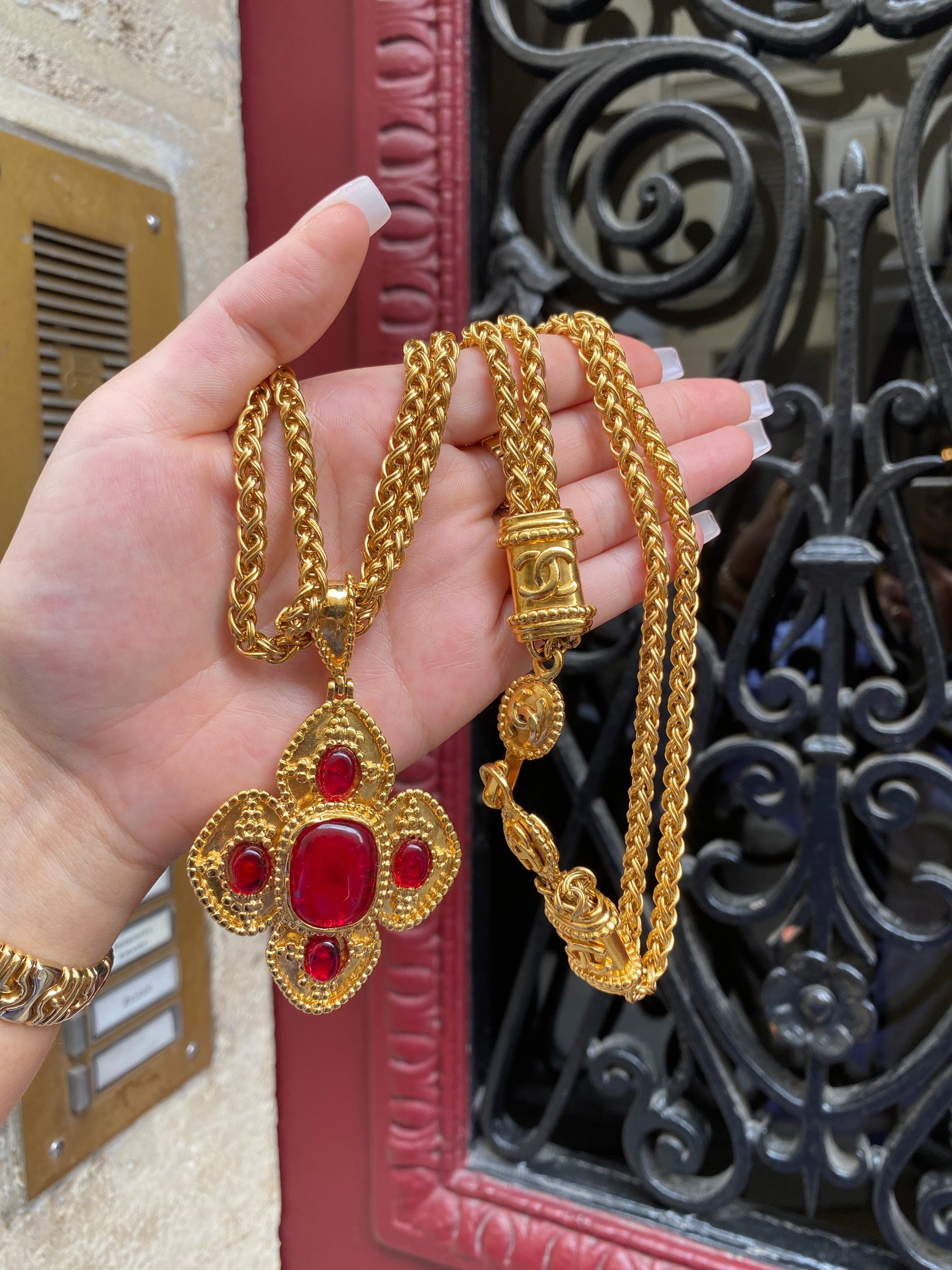 Chanel Chanel red embelem necklace ASC1292